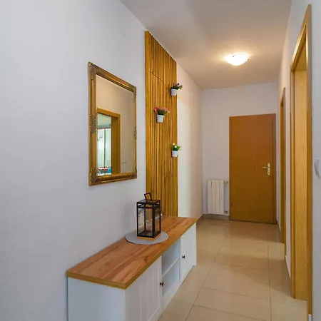 Holiday home Cozy In With Outdoor Swimming Pool Zrnovnica