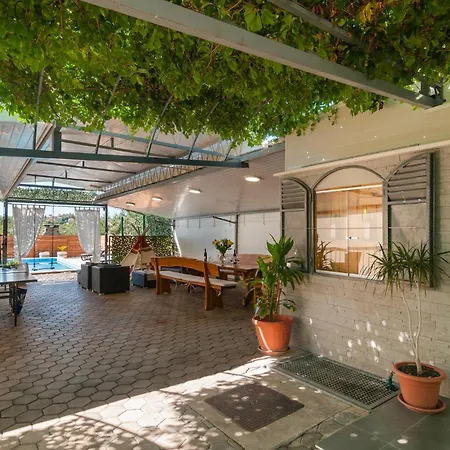 Holiday home Cozy In With Outdoor Swimming Pool Zrnovnica