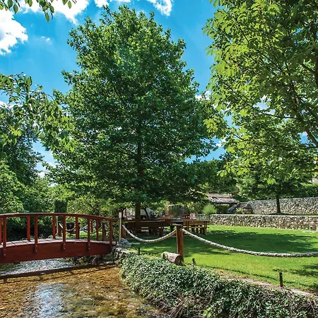 Cozy In With Outdoor Swimming Pool *