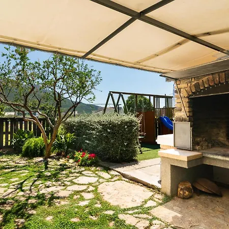 Cozy In With Outdoor Swimming Pool Holiday home